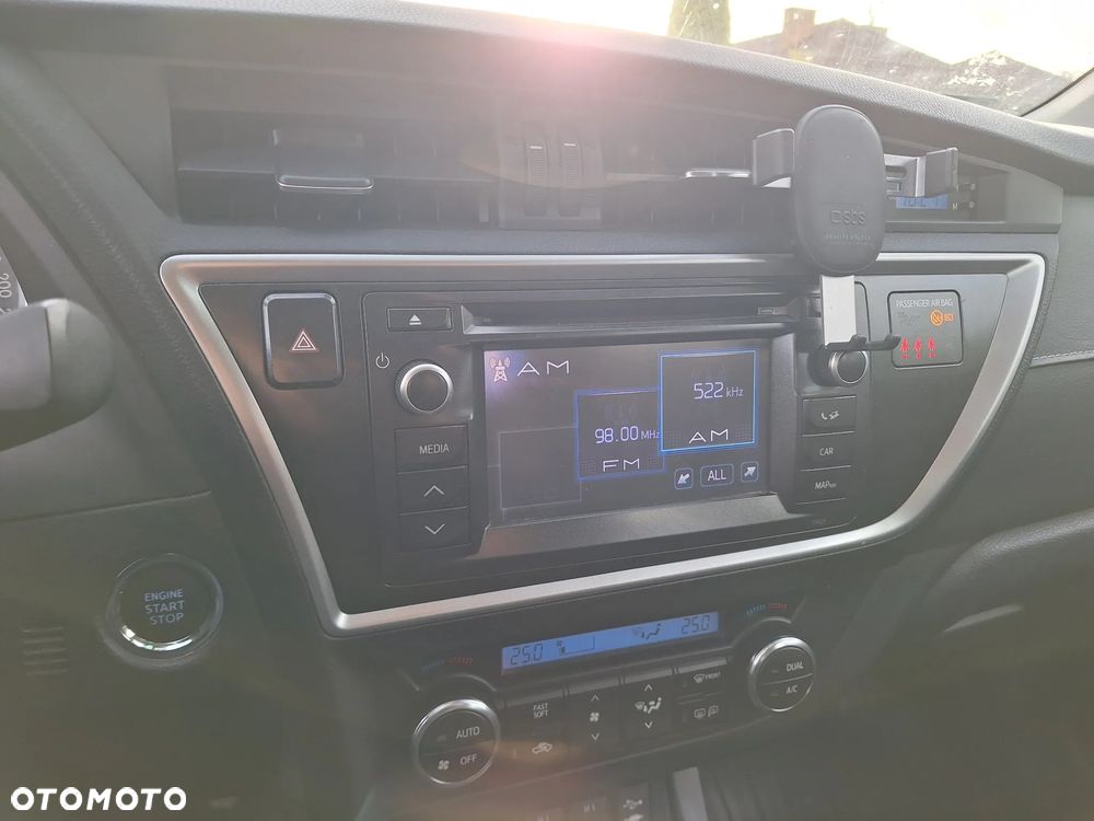 Toyota Auris 1.6 Prestige - 8