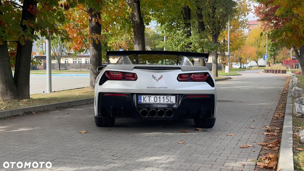 Chevrolet Corvette - 9