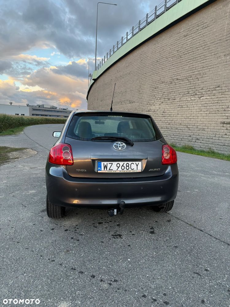 Toyota Auris 2008 photo 3