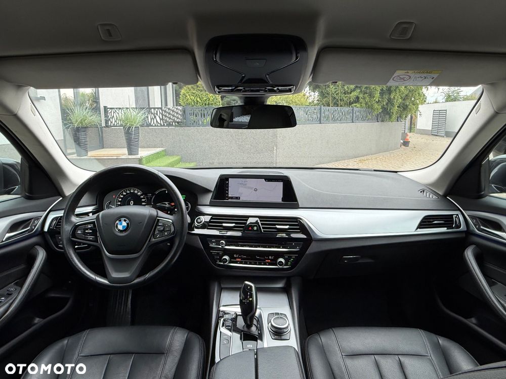 BMW Seria 5 530e iPerformance Sport Line sport - 26