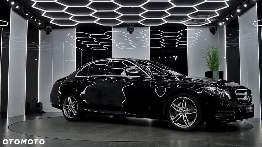 Mercedes-Benz Klasa E 220 d 4-Matic 9G-TRONIC - 11