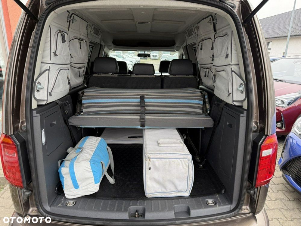 Volkswagen Caddy Highline DSG - 12