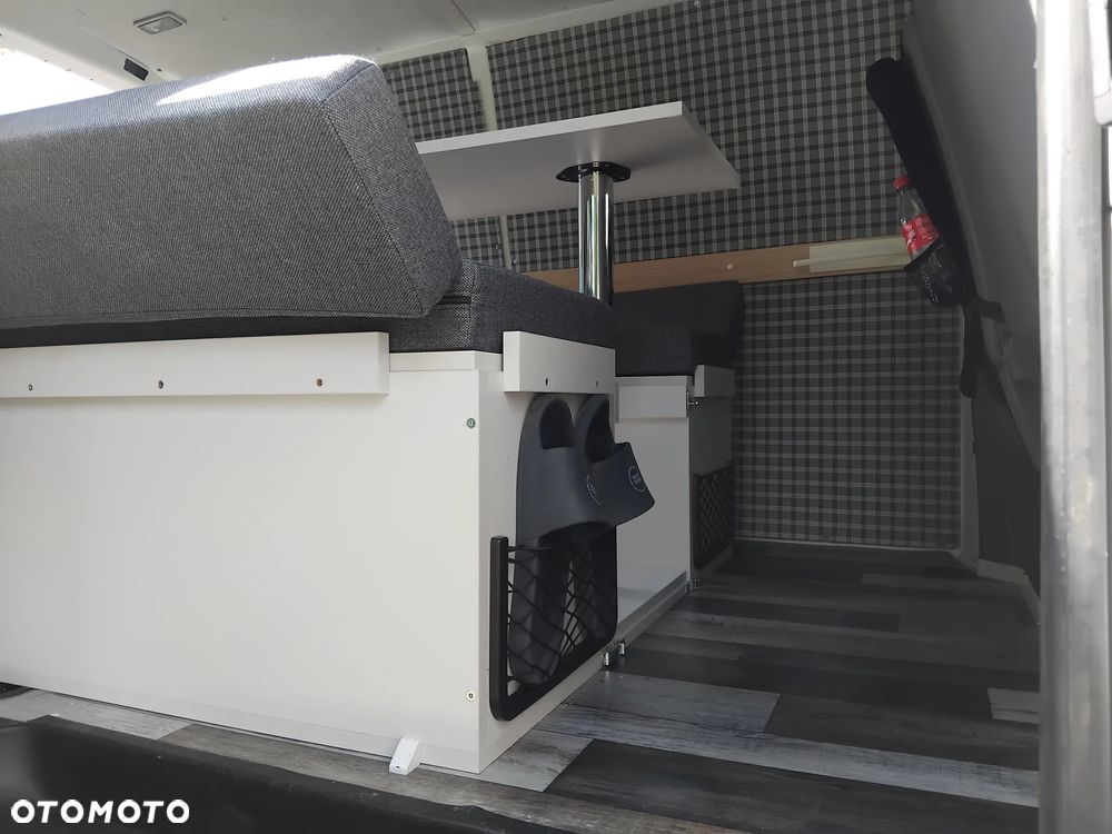 Volkswagen Transporter - 32