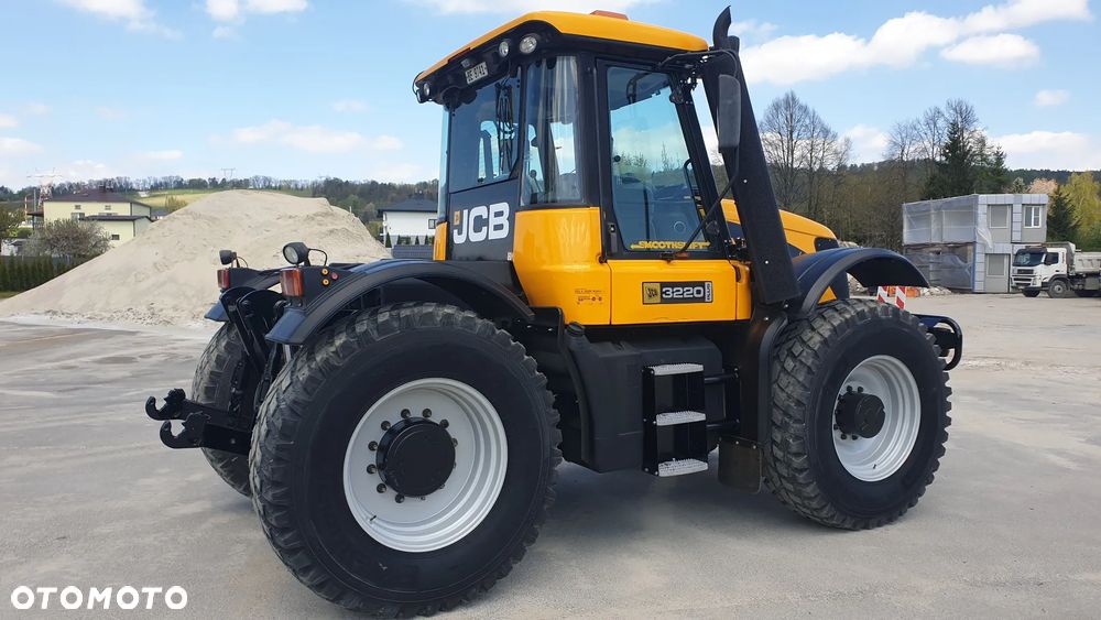 JCB FASTRAC 3220 PLUS - 4