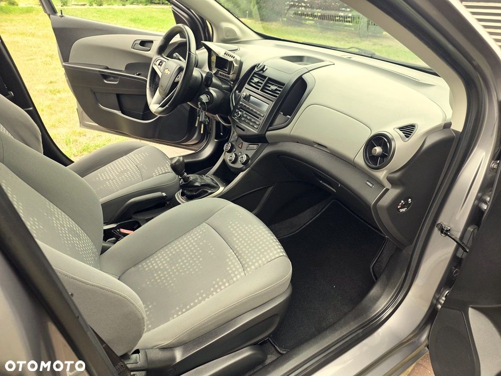 Chevrolet Aveo 1.2 LS - 20