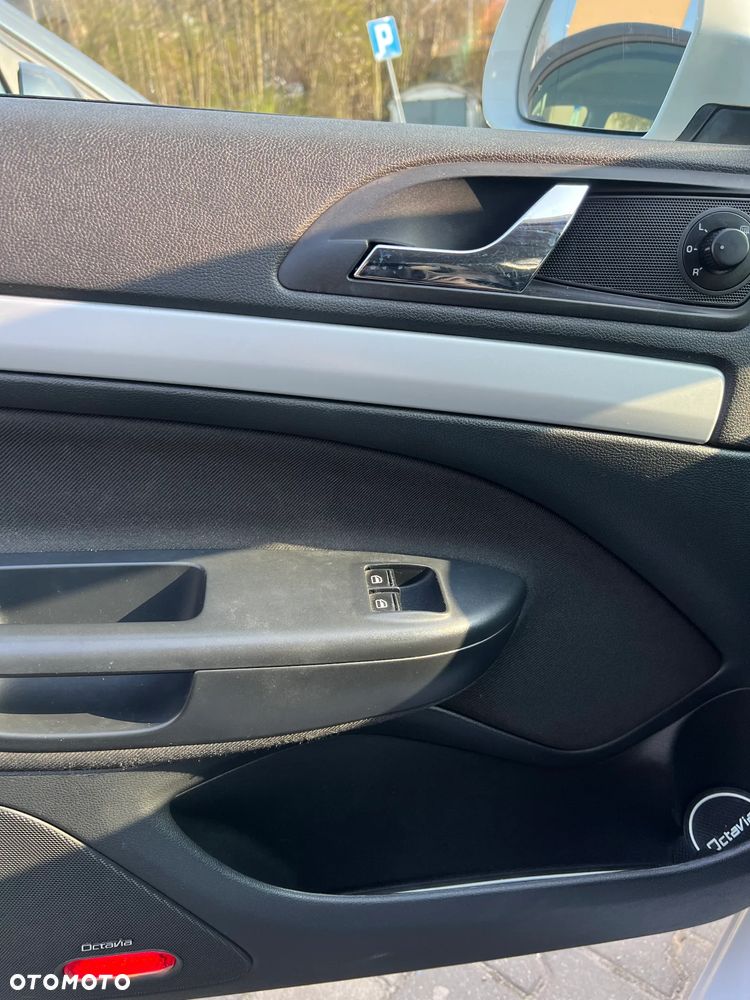 Skoda Octavia 1.6 TDI Ambiente - 25