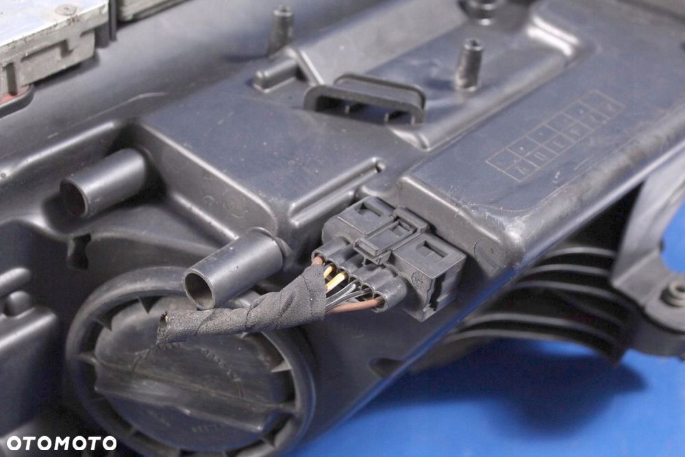 XENON REFLEKTOR PRZÓD PRAWY MERCEDES CLS W219 06r - 10