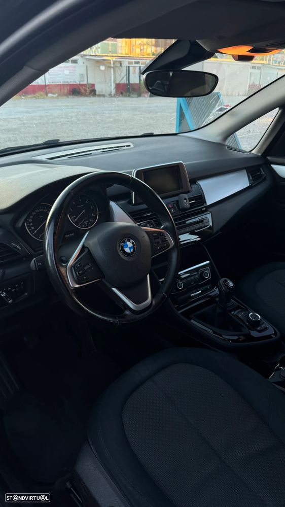BMW 214 Active Tourer d - 1