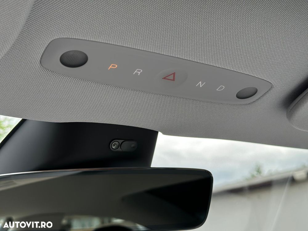 Tesla Model 3 Standard Reichweite Plus Hinterradantrieb - 11