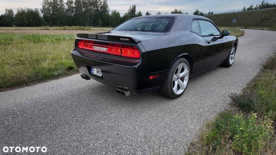 Dodge Challenger - 9