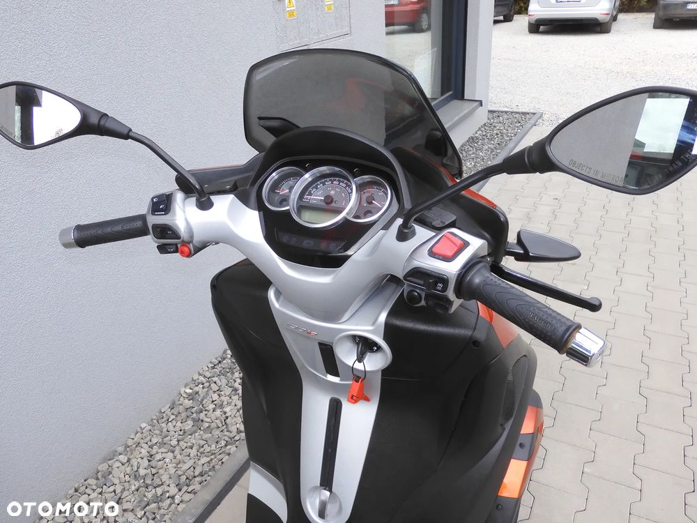 Piaggio MP-3 - 7
