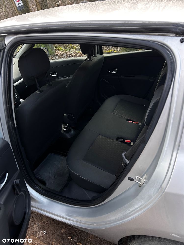 Renault Clio 1.2 16V Dynamique - 9