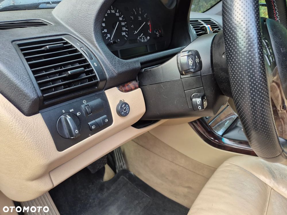 BMW X5 4.4i - 17