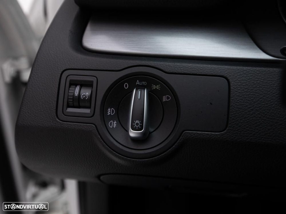 VW Passat Variant - 12