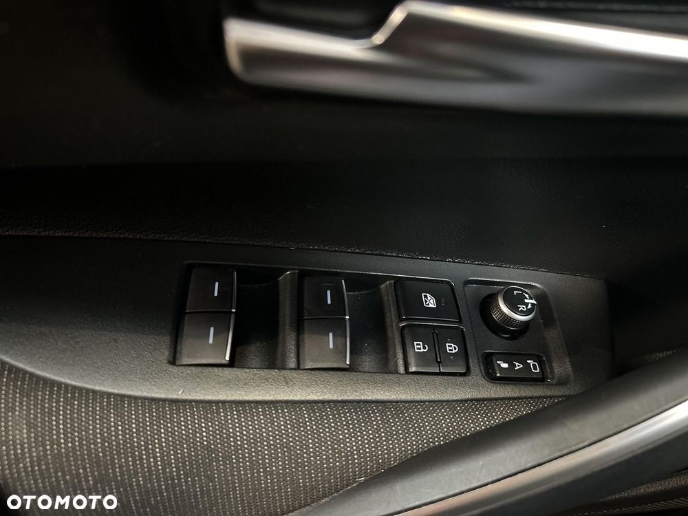 Toyota Corolla 1.8 Hybrid Style - 37