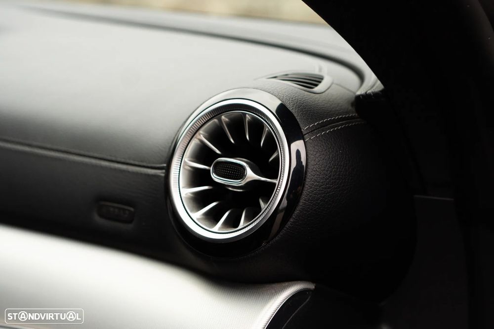 Mercedes-Benz E 220 d AMG Line - 35