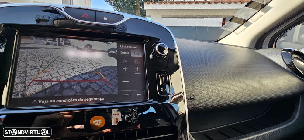 Renault Clio 1.5 dCi Dynamique S - 9