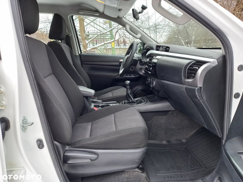 Toyota Hilux 2.4 D-4D Double Cab DLX 4x4 - 11