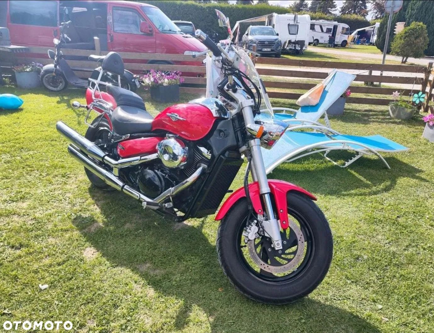 Suzuki Intruder - 1