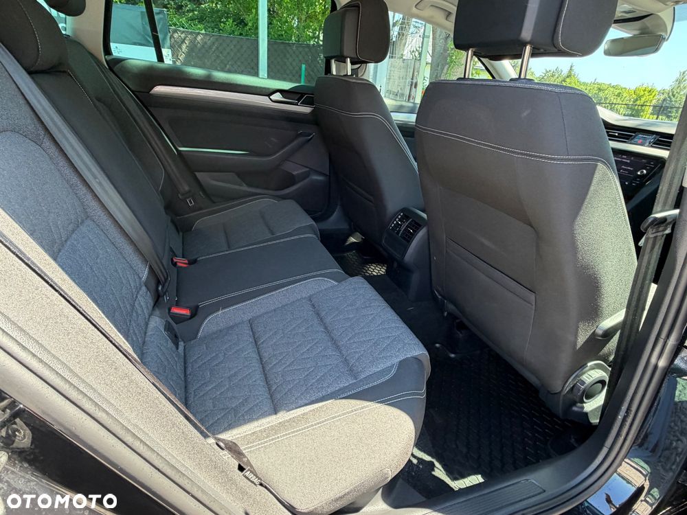 Volkswagen Passat 2.0 TDI EVO Business DSG - 28