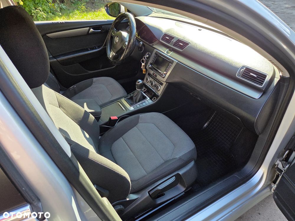 Volkswagen Passat 2.0 TDI Comfortline - 36