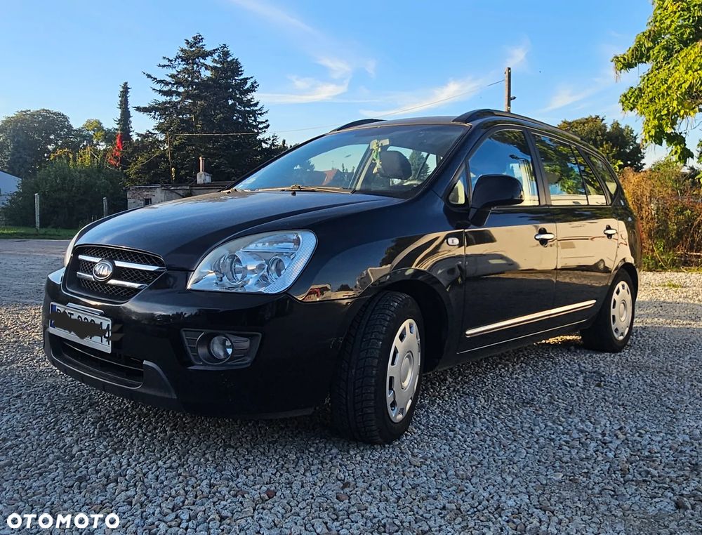 Kia Carens - 1