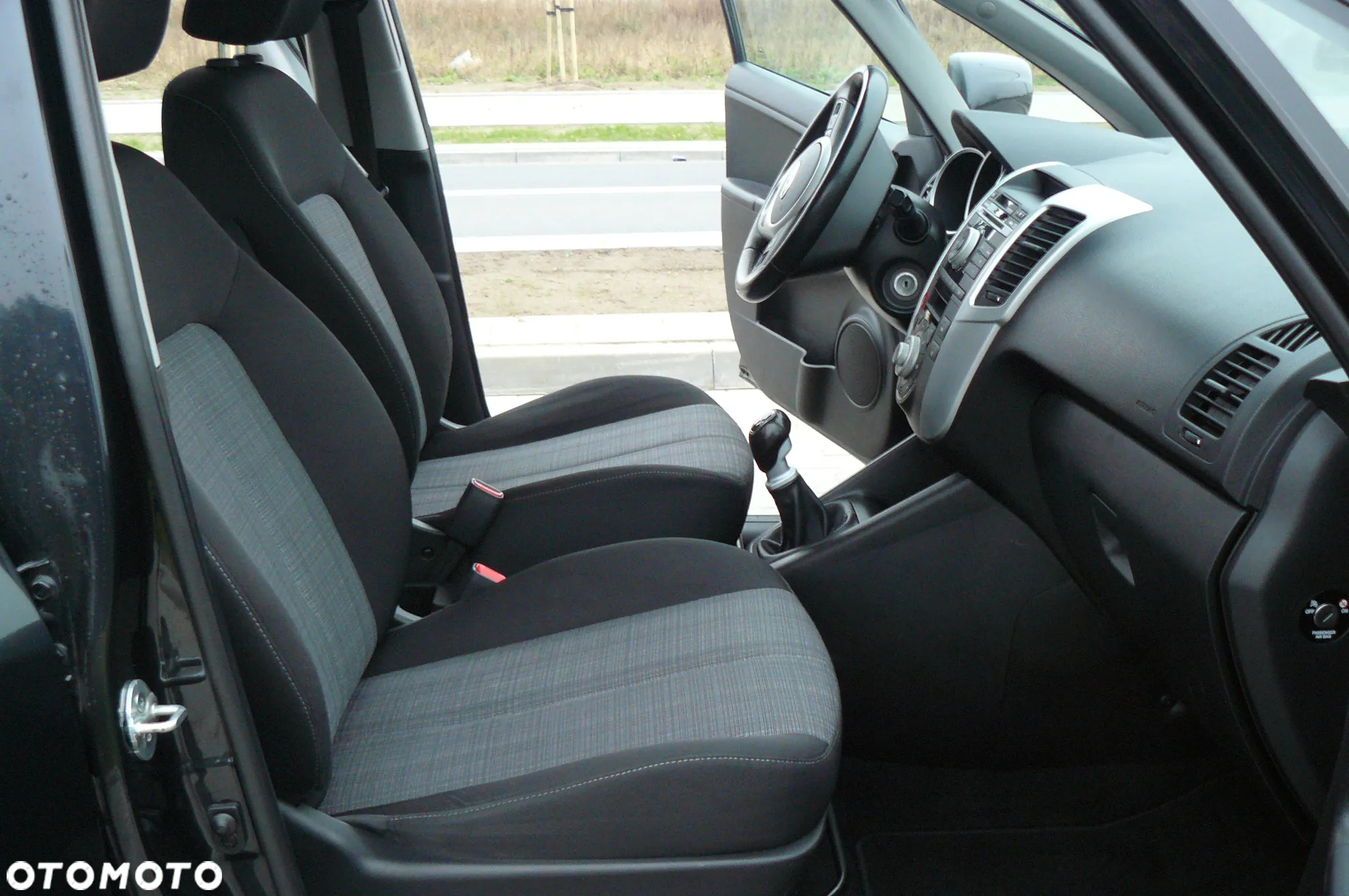 Kia Venga - 16
