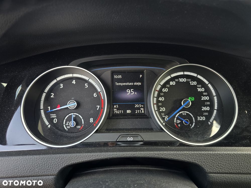 Volkswagen Golf - 6