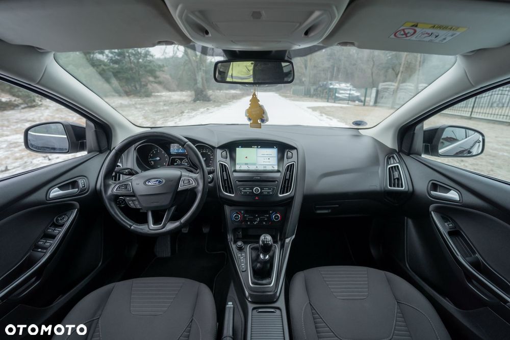 Ford Focus SW 1.0 EcoBoost Hybrid TITANIUM STYLE - 3