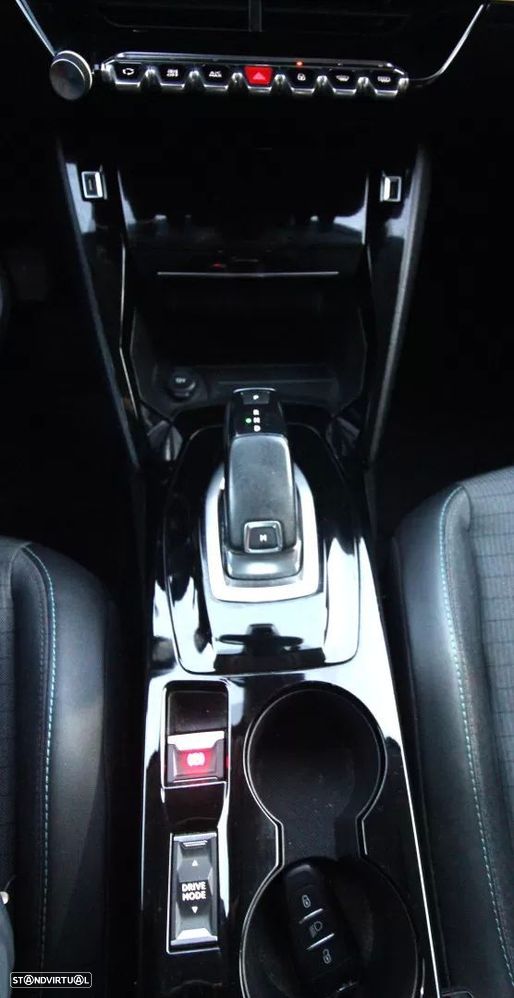 Peugeot 208 1.2 PureTech Allure EAT8 - 22