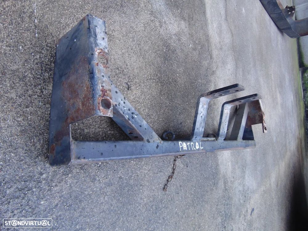 Nissan Patrol 260 estrutura gancho reboque - 3