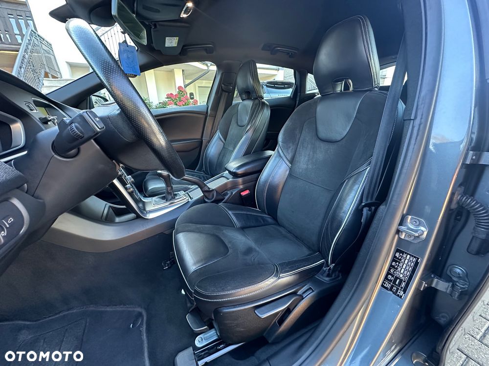 Volvo V40 D2 Drive-E R-Design Momentum - 20