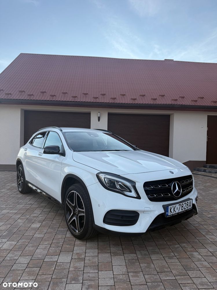Mercedes-Benz GLA 200 7G-DCT AMG Line - 1