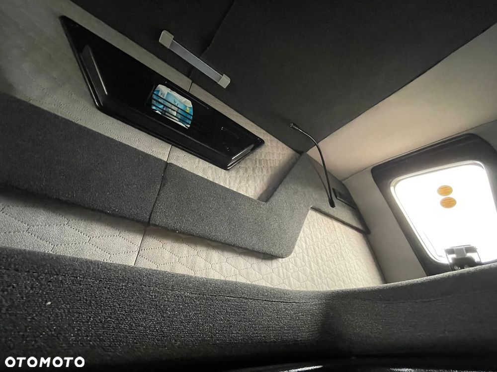 Mercedes-Benz ATEGO - 11