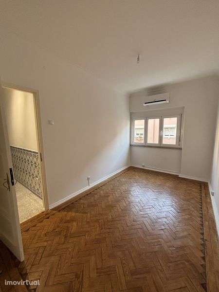 Apartamento com 3 quartos em excelente estado - Cozinha equipada - Grande imagem: 2/11