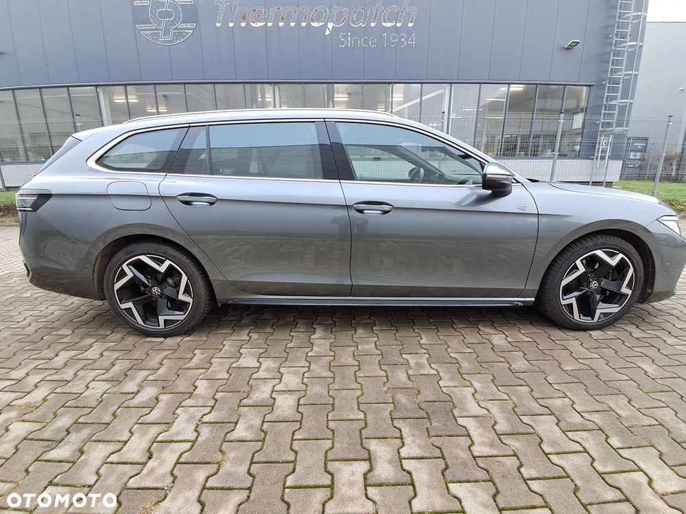 Volkswagen Passat 2.0 TDI SCR 4Mot R-Line DSG - 3