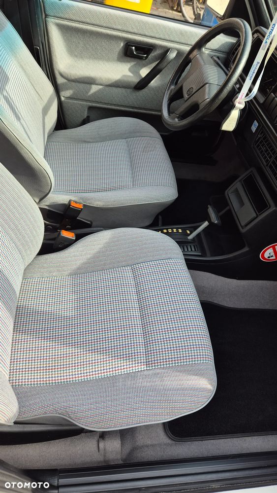 Volkswagen Golf - 17