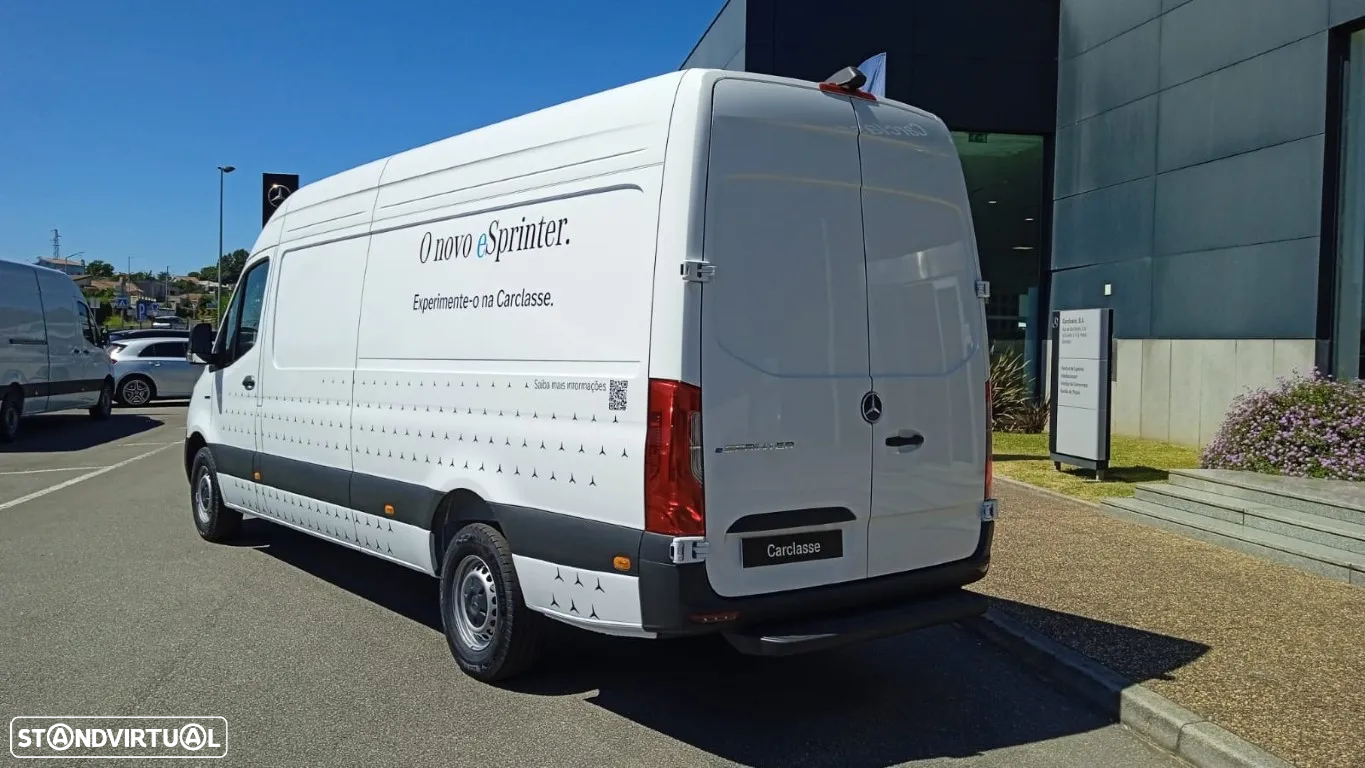 Mercedes-Benz E Sprinter 420/43 Furgão - 12