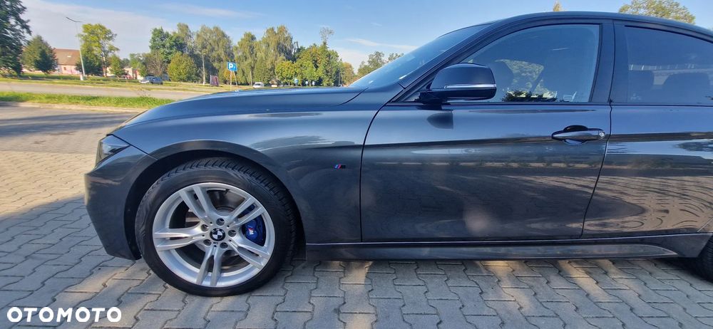BMW Seria 3 330i xDrive - 7