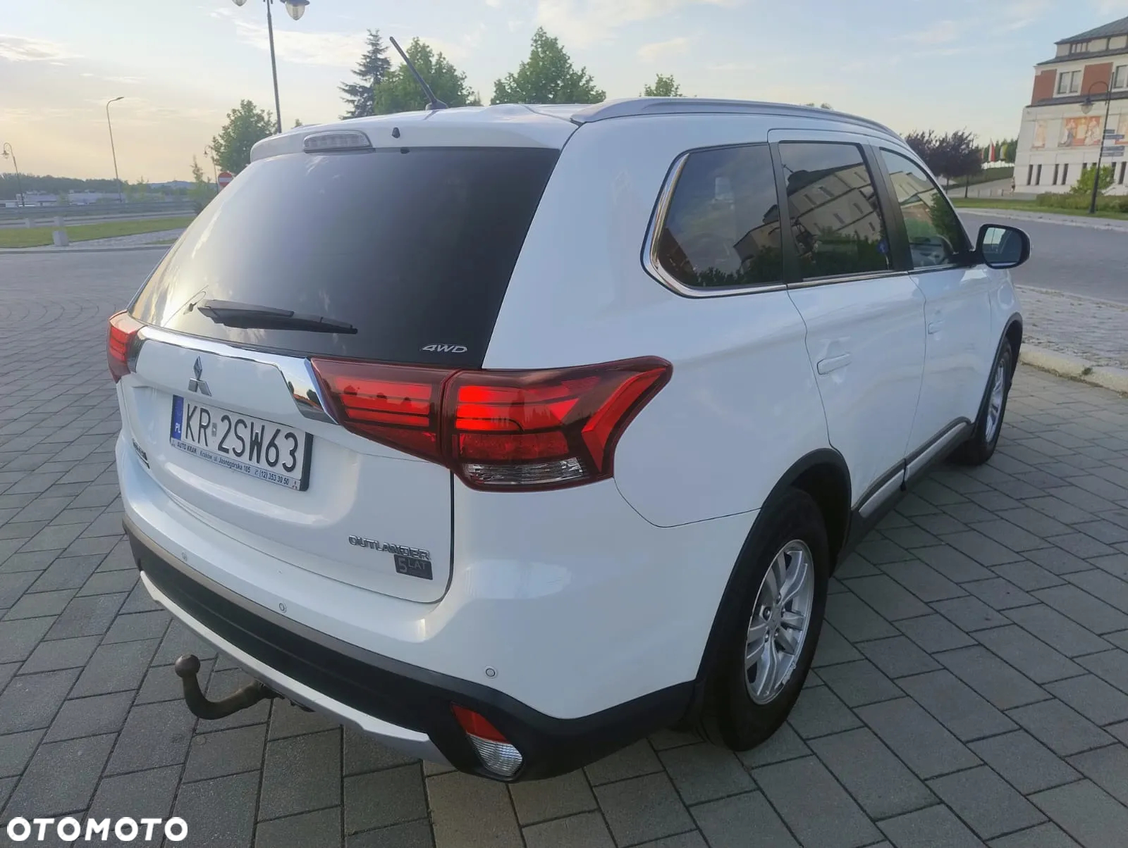 Mitsubishi Outlander 2.0 Intense 4WD CVT - 9