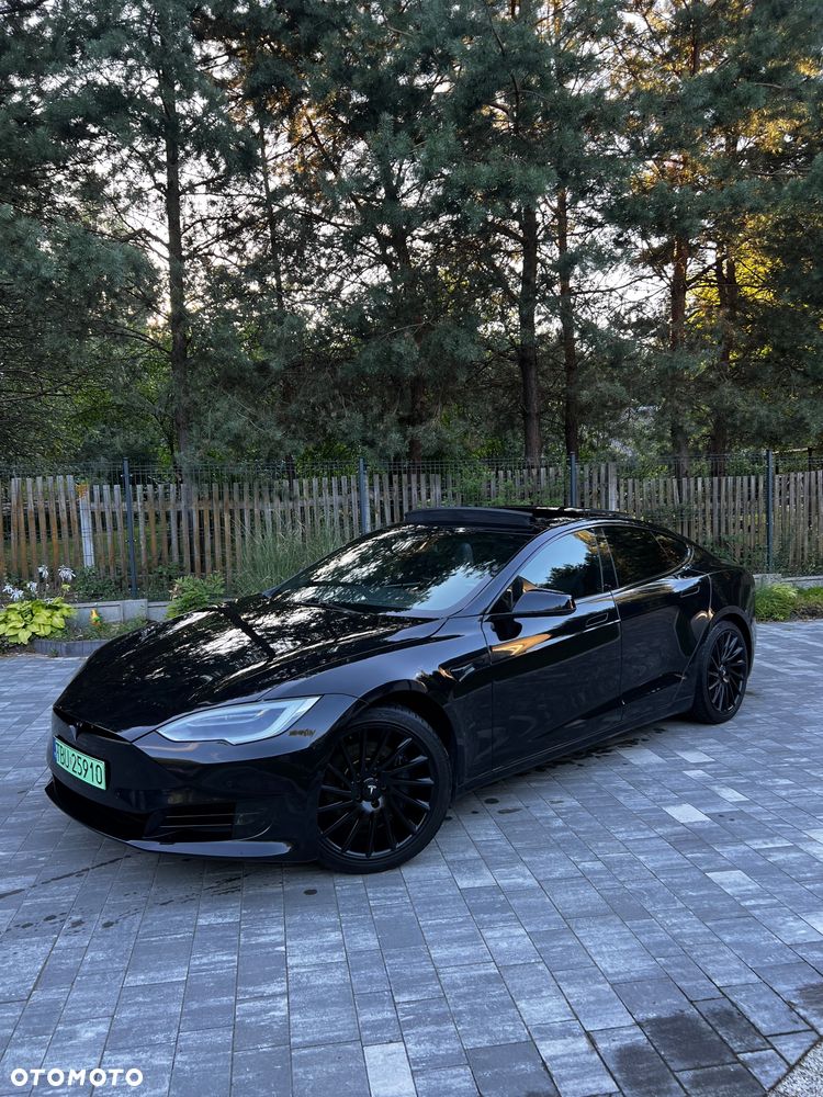 Tesla Model S - 2