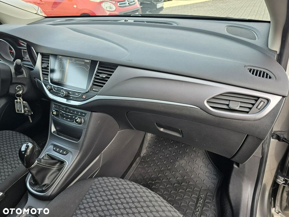 Opel Astra - 32