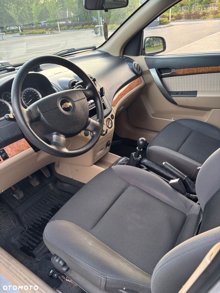 Chevrolet Aveo - 10