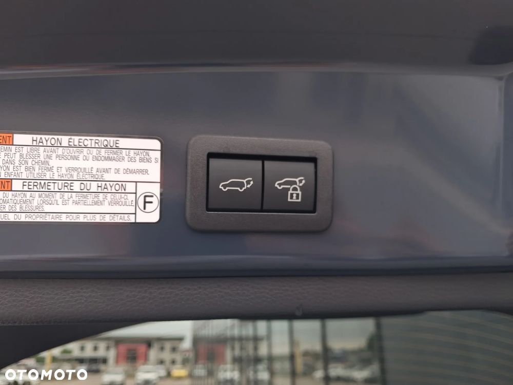 Toyota Corolla Cross - 12