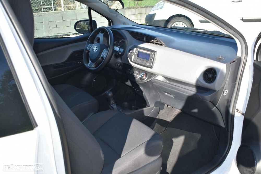 Toyota Yaris Bizz 1.0 VVT-I - 11