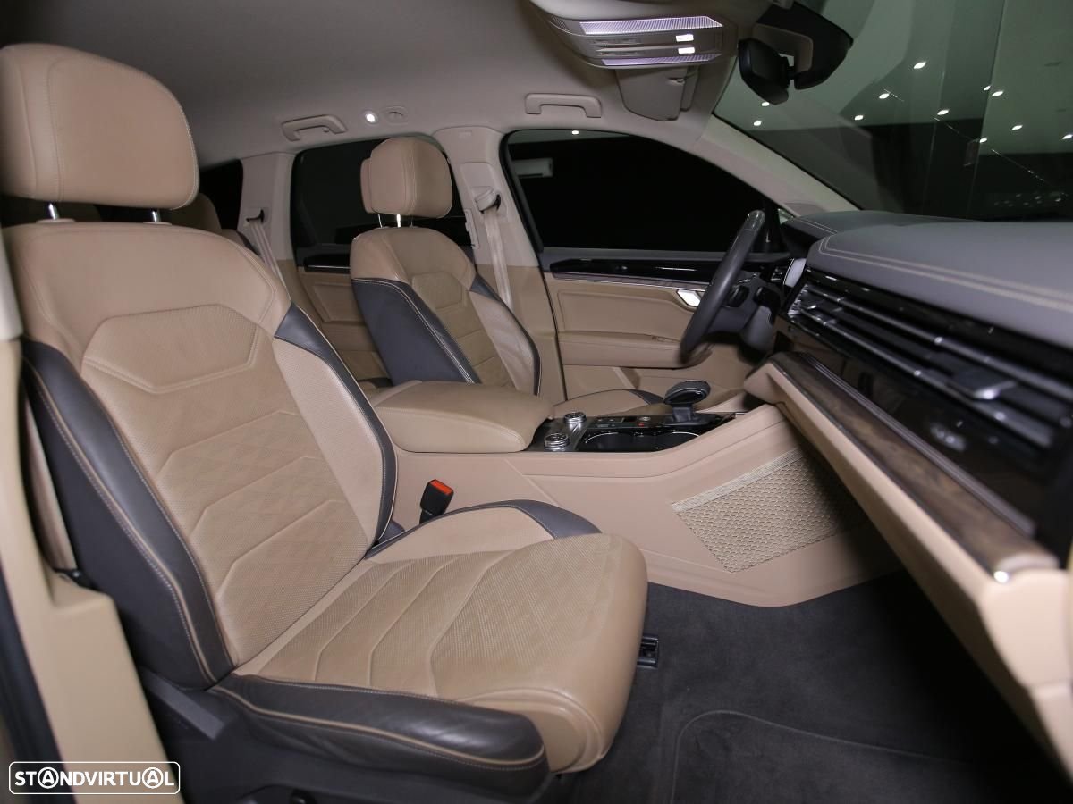 VW Touareg 3.0 TDI V6 Elegance Plus - 9
