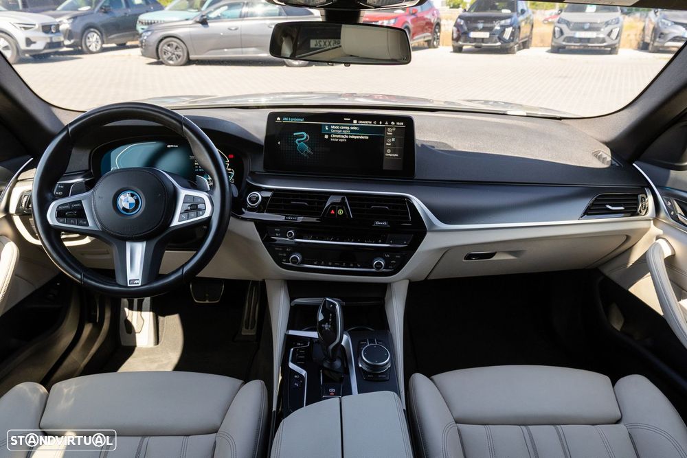 BMW 520 e Pack M - 23