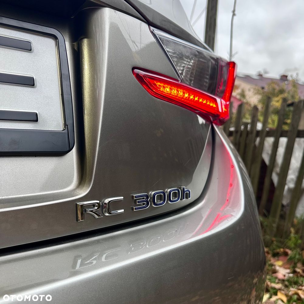 Lexus RC 300h - 14