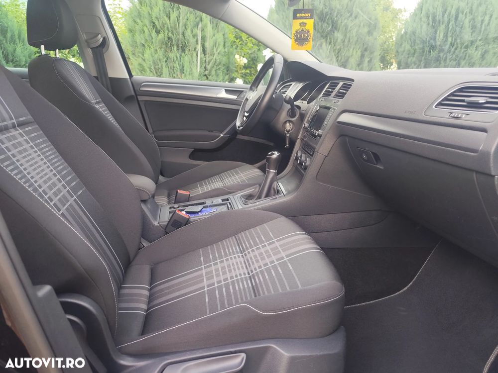 Volkswagen Golf 1.6 TDI BlueMotion Technology Lounge - 9