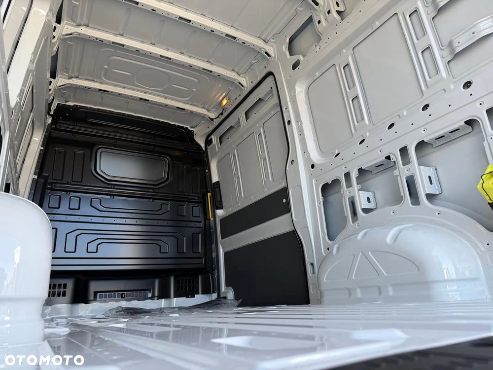 Volkswagen Crafter - 25